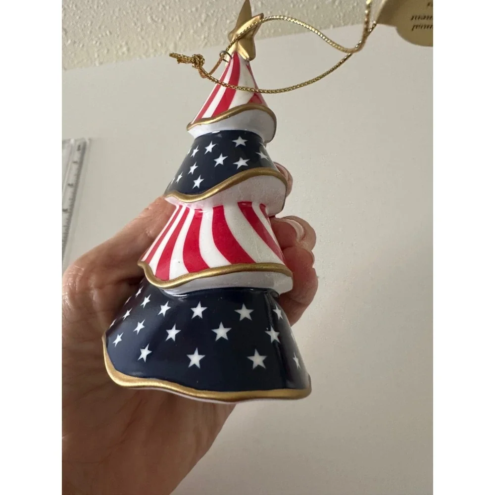 Danbury Mint celebrate holiday